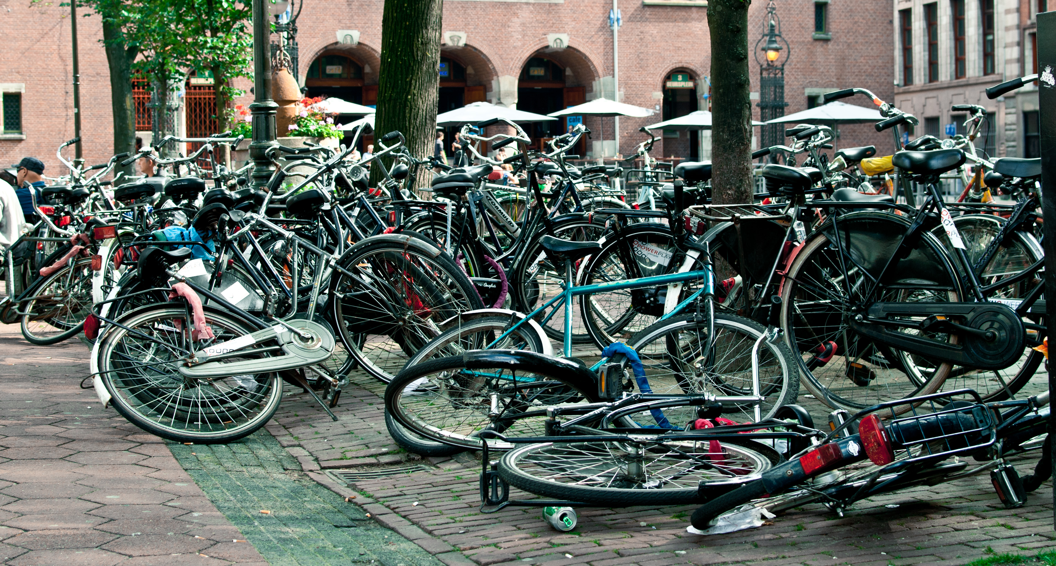 Bikes_in_Amsterdam_(6073899154).jpg